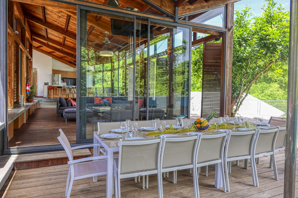 8.Location villa piscine Le Gosier Guadeloupe_Terrasse